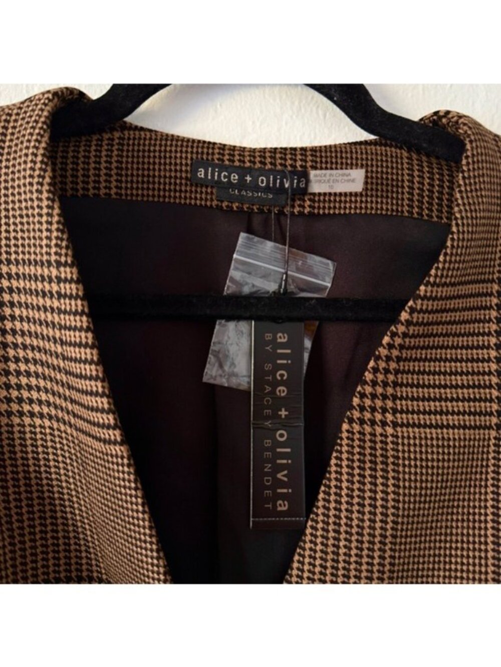 Alice + Olivia Donna Cropped Houndstooth Vest in Brown and Black size 10 - Picture 3 of 13